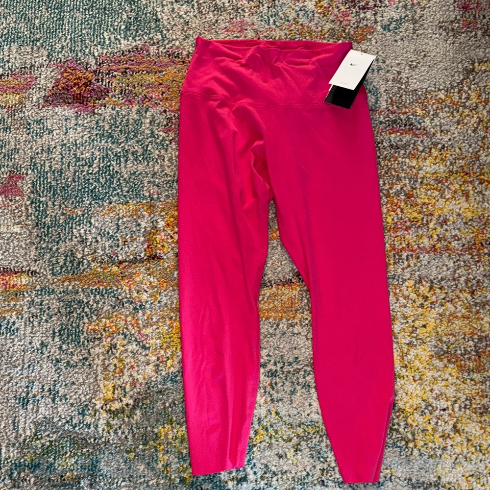 Nike Women’s NEW Leggings Size XS, S, L or XL MSRP 100